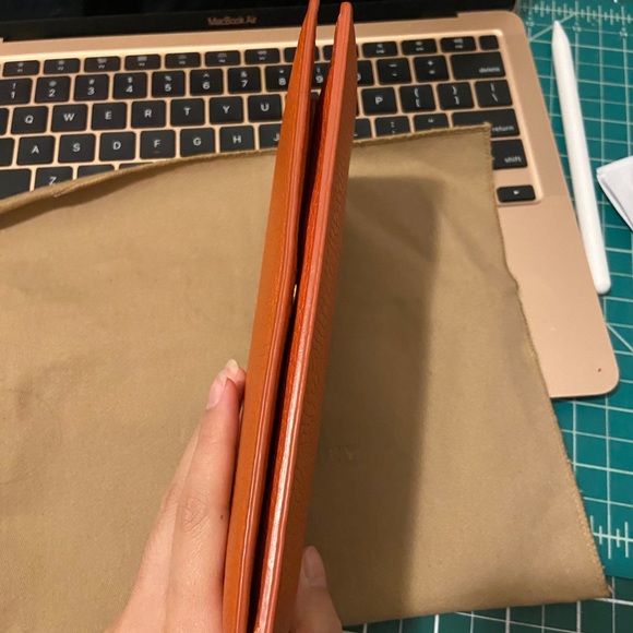 Burberry Logo Leather Wallet - Picture 6 of 7